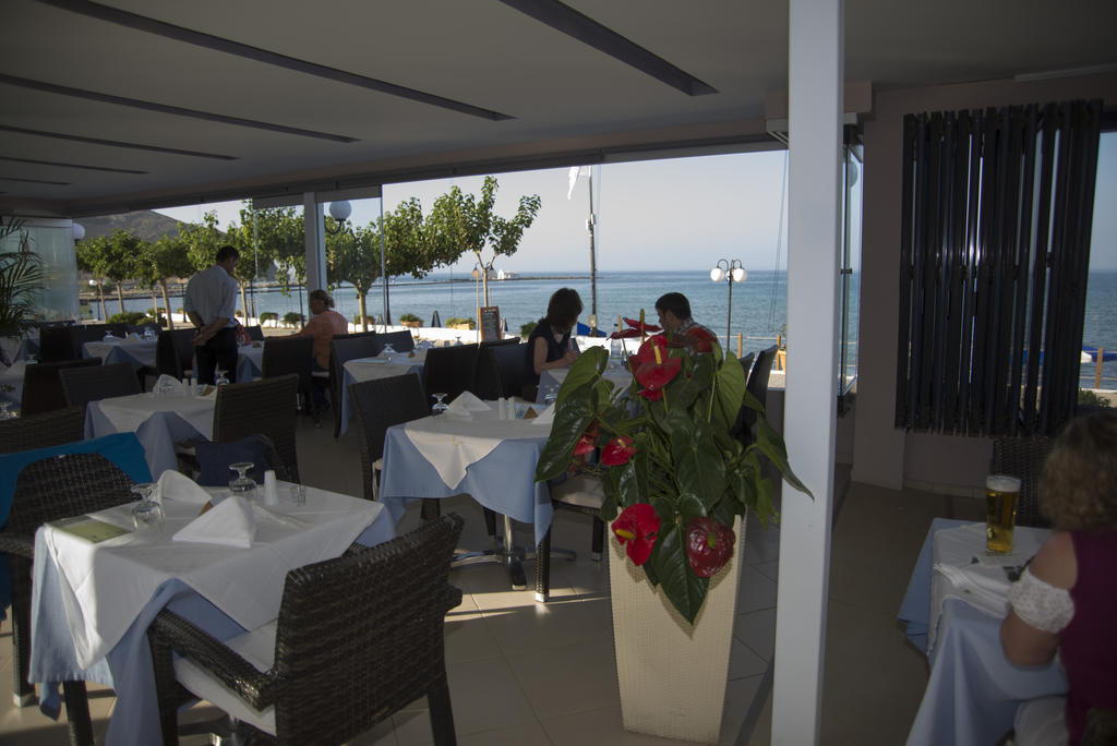 Corissia Beach Hotel เยโอริยิอูโปลิส ภายนอก รูปภาพ